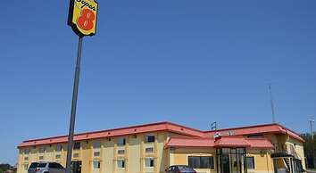 Super 8 by Wyndham Clinton