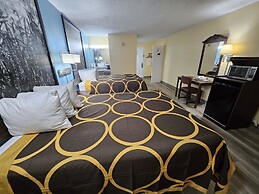 Super 8 by Wyndham Clinton