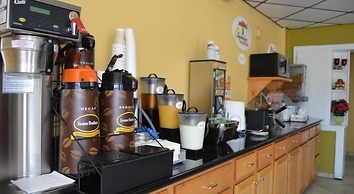 Super 8 by Wyndham Clinton