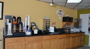 Super 8 by Wyndham Clinton