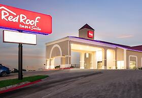 Red Roof Inn & Suites Austin East - Manor
