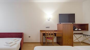 Hotel ILUNION Les Corts Spa