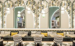 Hotel ILUNION Les Corts Spa