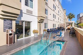 Candlewood Suites Anaheim - Resort Area by IHG