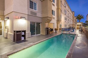 Candlewood Suites Anaheim - Resort Area by IHG