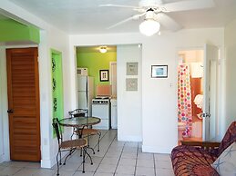 Alexander Palms Court