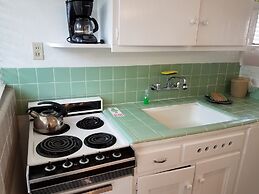 Alexander Palms Court