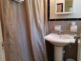 Alexander Palms Court