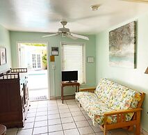 Alexander Palms Court