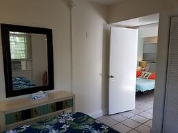 Alexander Palms Court