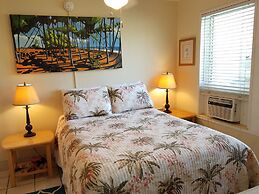 Alexander Palms Court