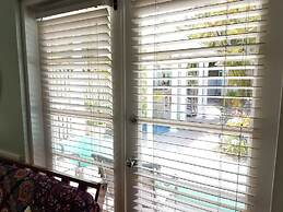 Alexander Palms Court