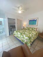 Alexander Palms Court