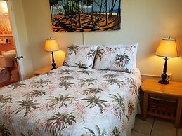 Alexander Palms Court