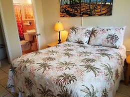 Alexander Palms Court