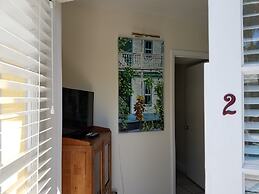 Alexander Palms Court