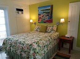 Alexander Palms Court