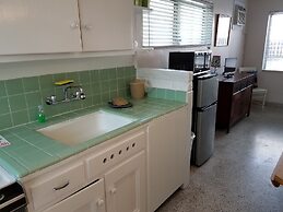 Alexander Palms Court