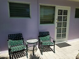 Alexander Palms Court