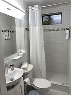 Alexander Palms Court