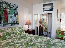 Alexander Palms Court