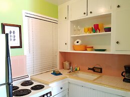 Alexander Palms Court