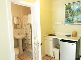 Alexander Palms Court