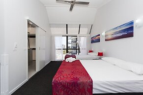 Broadbeach Travel Inn Apartments