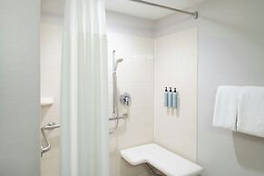 Courtyard by Marriott Providence Lincoln