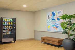 Days Inn & Suites by Wyndham West Edmonton