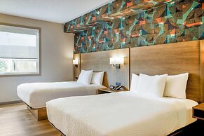 Days Inn & Suites by Wyndham West Edmonton