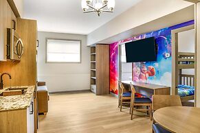 Days Inn & Suites by Wyndham West Edmonton