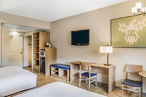 Days Inn & Suites by Wyndham West Edmonton