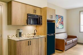 Days Inn & Suites by Wyndham West Edmonton