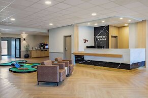 Days Inn & Suites by Wyndham West Edmonton