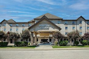 Days Inn & Suites by Wyndham West Edmonton