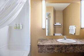 Days Inn & Suites by Wyndham West Edmonton