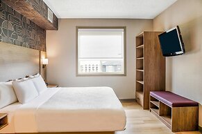 Days Inn & Suites by Wyndham West Edmonton