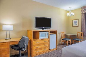 Days Inn & Suites by Wyndham West Edmonton