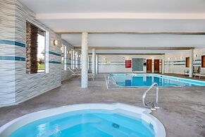 Days Inn & Suites by Wyndham West Edmonton