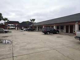 Scottish Inn & Suites