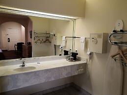 Scottish Inn & Suites