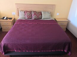 Scottish Inn & Suites