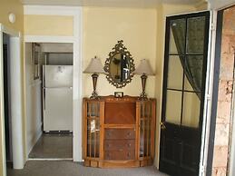 Hotel Léger Restaurant & Saloon