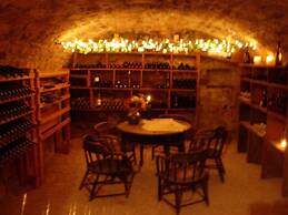 Hotel Léger Restaurant & Saloon