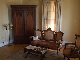 Hotel Léger Restaurant & Saloon