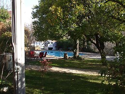 Hotel Léger Restaurant & Saloon