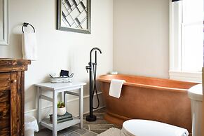 Heritage Inn