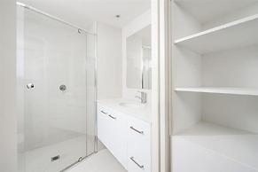 Paradise Centre Apartments