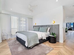 Paradise Centre Apartments